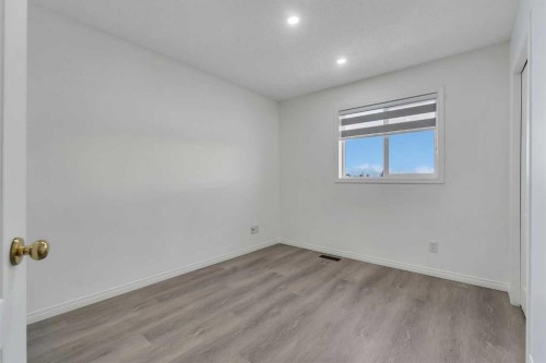 41 Royal Birch Terrace Nw, Calgary, AB - Indoor Photo Showing Other Room