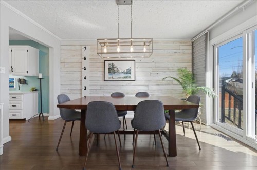 2804 49 Street Sw, Calgary, AB - Indoor Photo Showing Dining Room