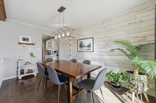 2804 49 Street Sw, Calgary, AB - Indoor Photo Showing Dining Room