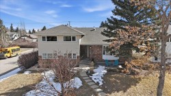 2804 49 Street SW Calgary, AB T3E 3Y2