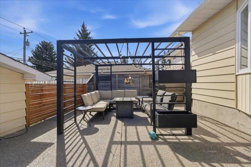 2804 49 Street Sw, Calgary, AB - Outdoor With Exterior