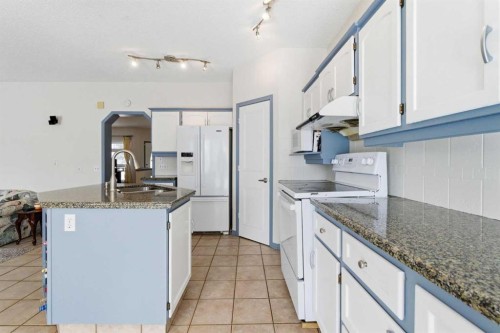 414 Mt Cornwall Circle Se, Calgary, AB 