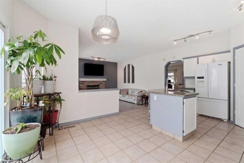 414 Mt Cornwall Circle Se, Calgary, AB 