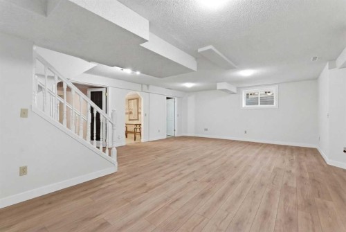 414 Mt Cornwall Circle Se, Calgary, AB 