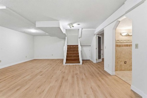 414 Mt Cornwall Circle Se, Calgary, AB 