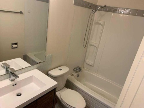 5805 56 Avenue, Red Deer, AB - Indoor Photo Showing Bathroom