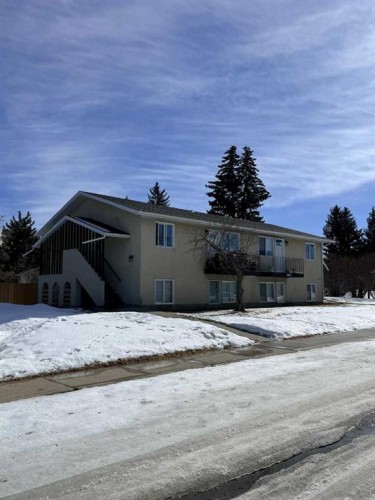 5805 56 Avenue, Red Deer, AB - Outdoor