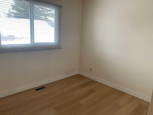 5805 56 Avenue, Red Deer, AB - Indoor Photo Showing Other Room