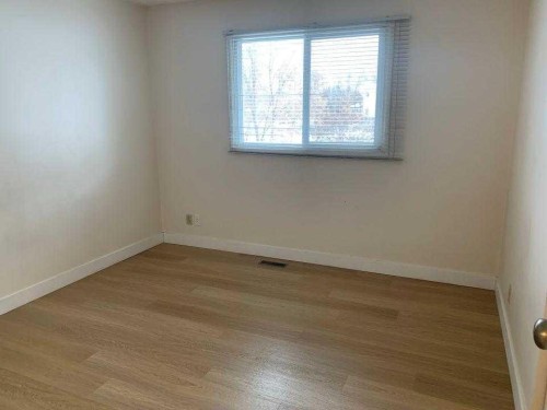5805 56 Avenue, Red Deer, AB - Indoor Photo Showing Other Room