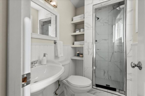 56 Hawkcliff Way Nw, Calgary, AB - Indoor Photo Showing Bathroom