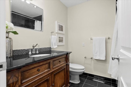 56 Hawkcliff Way Nw, Calgary, AB - Indoor Photo Showing Bathroom