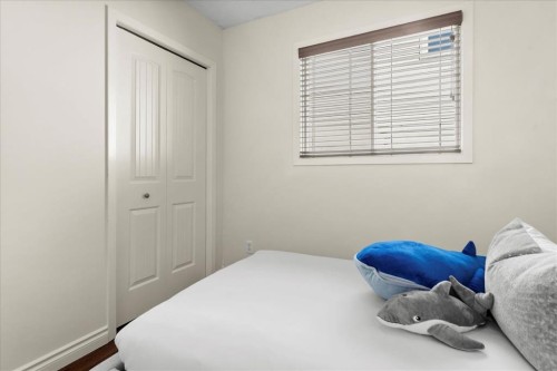 56 Hawkcliff Way Nw, Calgary, AB - Indoor Photo Showing Other Room