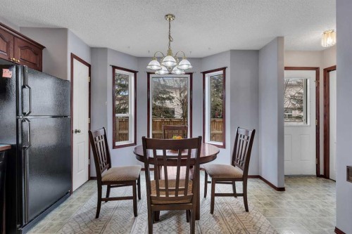 47 Carmel Close Ne, Calgary, AB - Indoor Photo Showing Dining Room