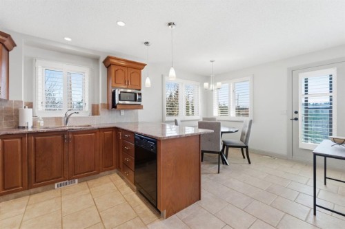 54 Edgeland Close Nw, Calgary, AB - Indoor Photo Showing Kitchen
