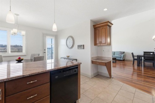 54 Edgeland Close Nw, Calgary, AB - Indoor Photo Showing Kitchen