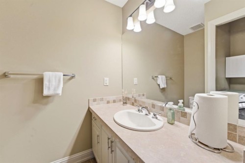 54 Edgeland Close Nw, Calgary, AB - Indoor Photo Showing Bathroom