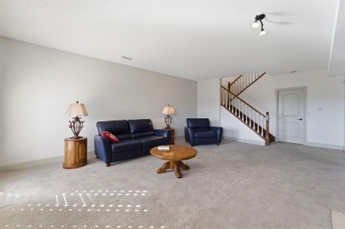 54 Edgeland Close Nw, Calgary, AB - Indoor