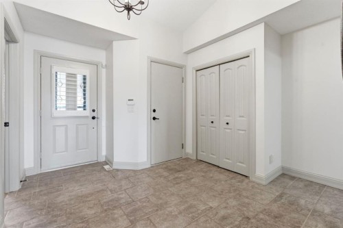 54 Edgeland Close Nw, Calgary, AB - Indoor Photo Showing Other Room