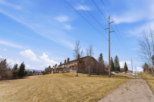 54 Edgeland Close Nw, Calgary, AB - Outdoor