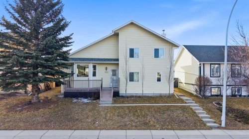 113 Westridge Close  Okotoks, AB T1S 1N4