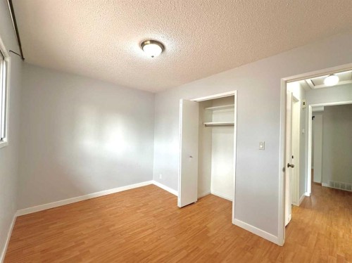 511 Sabrina Road Sw, Calgary, AB - Indoor Photo Showing Other Room
