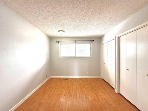 511 Sabrina Road Sw, Calgary, AB - Indoor Photo Showing Other Room