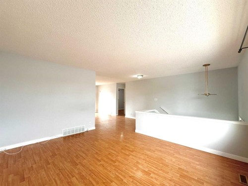 511 Sabrina Road Sw, Calgary, AB - Indoor Photo Showing Other Room