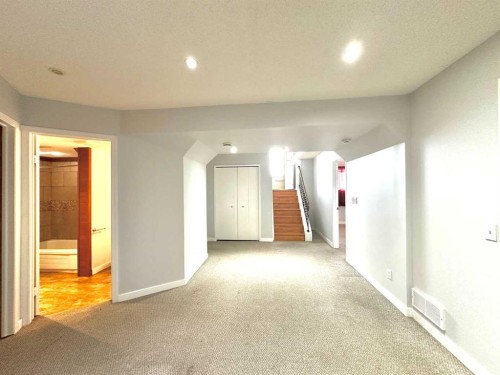 511 Sabrina Road Sw, Calgary, AB - Indoor Photo Showing Other Room