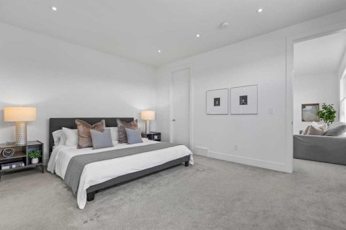 1400 26A Street Sw, Calgary, AB - Indoor Photo Showing Bedroom