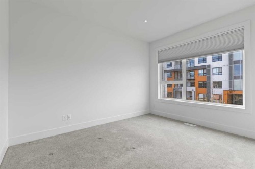 1400 26A Street Sw, Calgary, AB - Indoor Photo Showing Other Room