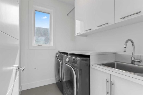 1400 26A Street Sw, Calgary, AB - Indoor Photo Showing Laundry Room
