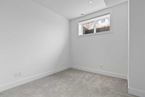 1400 26A Street Sw, Calgary, AB - Indoor Photo Showing Other Room