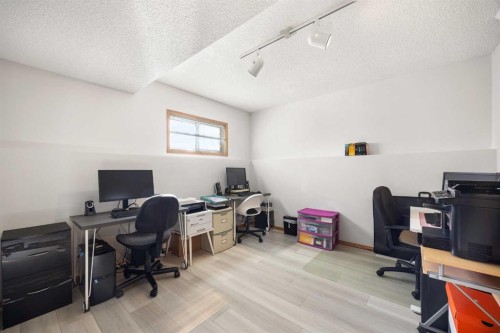 199 Coventry Close Ne, Calgary, AB - Indoor Photo Showing Office