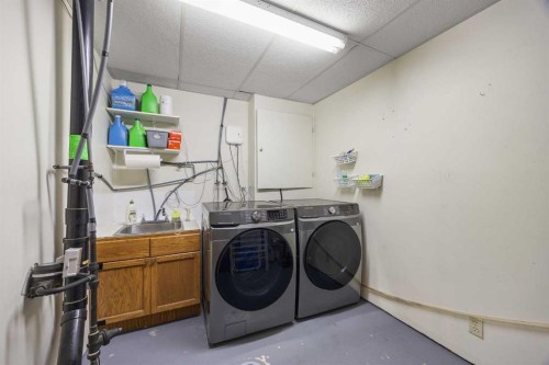 199 Coventry Close Ne, Calgary, AB - Indoor Photo Showing Laundry Room