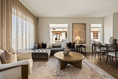  - Indoor Photo Showing Living Room