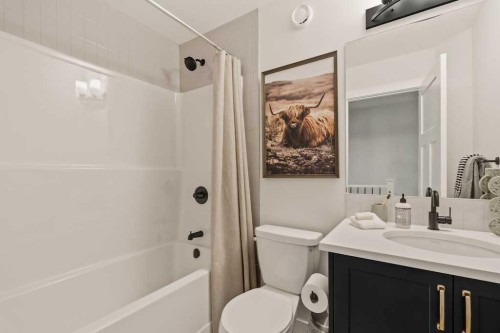  - Indoor Photo Showing Bathroom