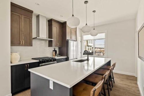  - Indoor Photo Showing Kitchen With Upgraded Kitchen