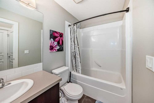 405-2300 Evanston Square, Calgary, AB - Indoor Photo Showing Bathroom