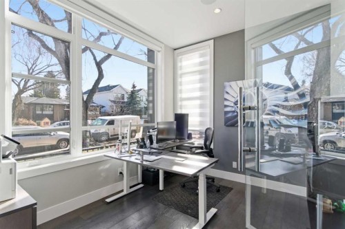 10 Lissington Drive Sw, Calgary, AB - Indoor Photo Showing Office
