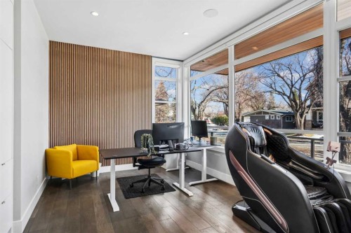 10 Lissington Drive Sw, Calgary, AB - Indoor Photo Showing Office