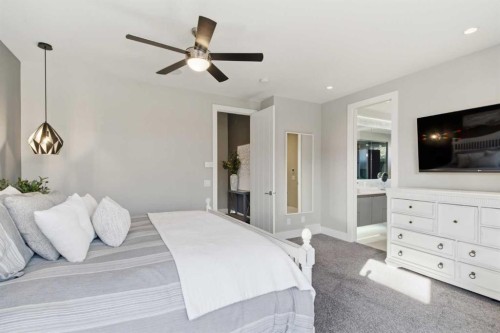 10 Lissington Drive Sw, Calgary, AB - Indoor Photo Showing Bedroom