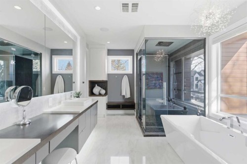 10 Lissington Drive Sw, Calgary, AB - Indoor Photo Showing Kitchen