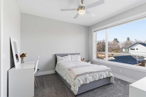 10 Lissington Drive Sw, Calgary, AB - Indoor Photo Showing Bedroom