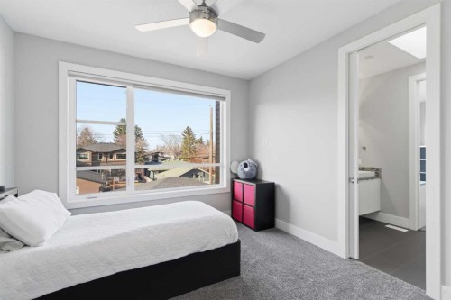 10 Lissington Drive Sw, Calgary, AB - Indoor Photo Showing Bedroom