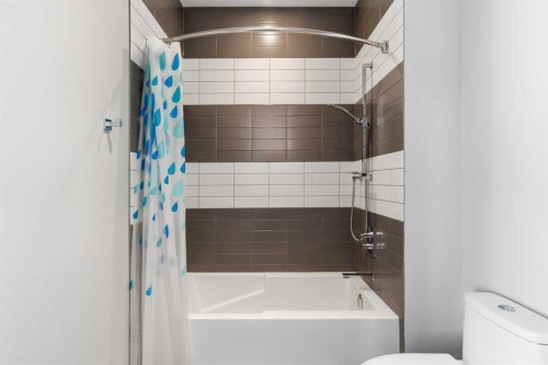10 Lissington Drive Sw, Calgary, AB - Indoor Photo Showing Bathroom