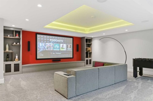 10 Lissington Drive Sw, Calgary, AB - Indoor Photo Showing Other Room