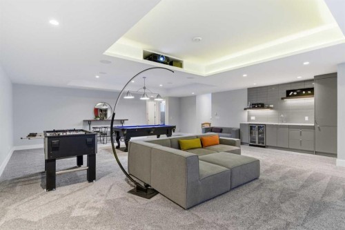 10 Lissington Drive Sw, Calgary, AB - Indoor Photo Showing Other Room