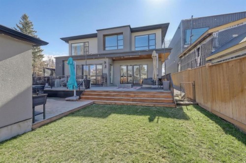 10 Lissington Drive Sw, Calgary, AB - Outdoor With Deck Patio Veranda