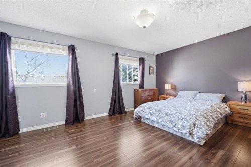 94 Mt Aberdeen Manor Se, Calgary, AB - Indoor Photo Showing Bedroom