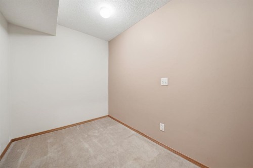 94 Mt Aberdeen Manor Se, Calgary, AB - Indoor Photo Showing Other Room